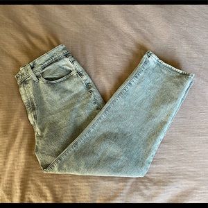 Universal thread vintage straight wash jeans